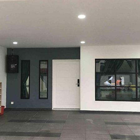 فيلا 22Pax :Taman Pelangi Party House Nearby Midvelly جوهر بهرو المظهر الخارجي الصورة