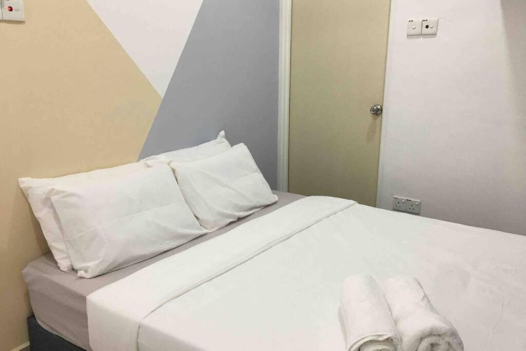 فيلا 22Pax :Taman Pelangi Party House Nearby Midvelly جوهر بهرو المظهر الخارجي الصورة
