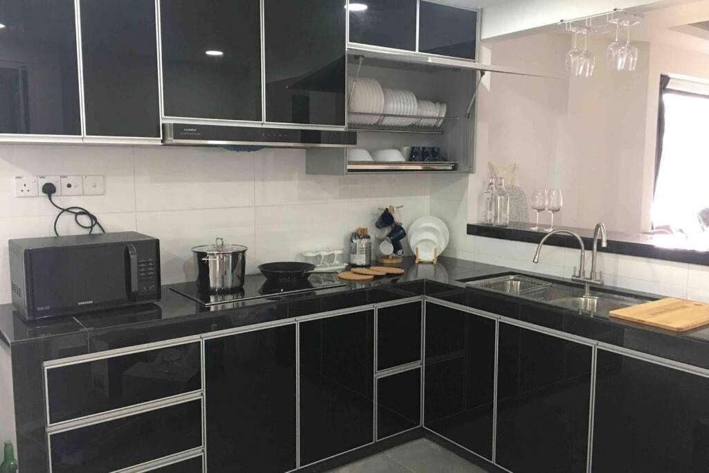 فيلا 22Pax :Taman Pelangi Party House Nearby Midvelly جوهر بهرو المظهر الخارجي الصورة
