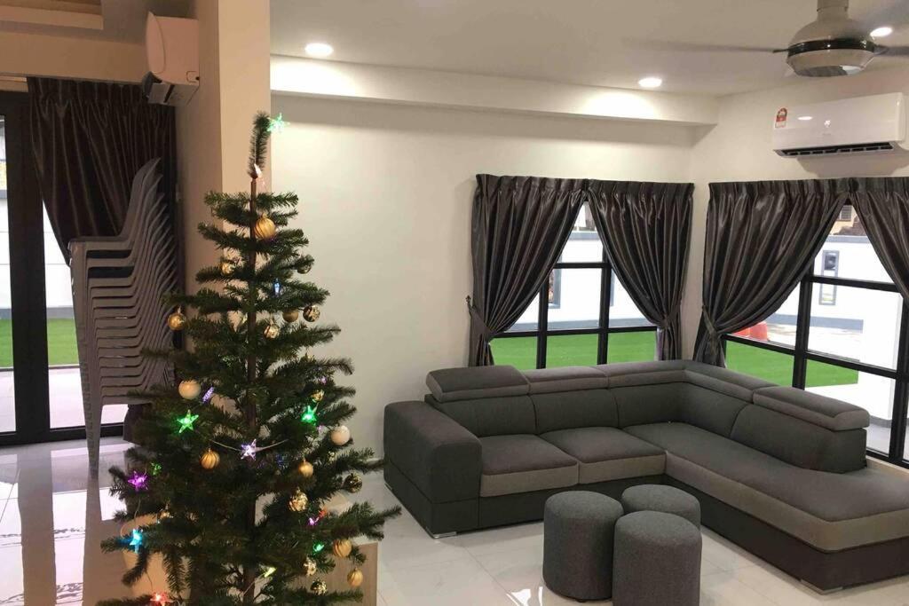 فيلا 22Pax :Taman Pelangi Party House Nearby Midvelly جوهر بهرو المظهر الخارجي الصورة