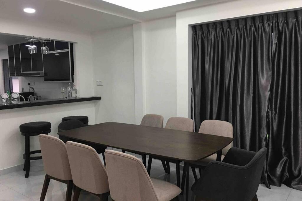 فيلا 22Pax :Taman Pelangi Party House Nearby Midvelly جوهر بهرو المظهر الخارجي الصورة