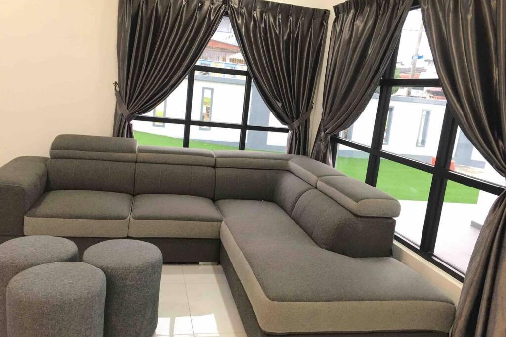 فيلا 22Pax :Taman Pelangi Party House Nearby Midvelly جوهر بهرو المظهر الخارجي الصورة