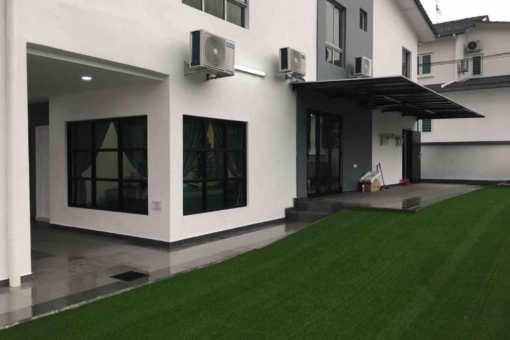 فيلا 22Pax :Taman Pelangi Party House Nearby Midvelly جوهر بهرو المظهر الخارجي الصورة